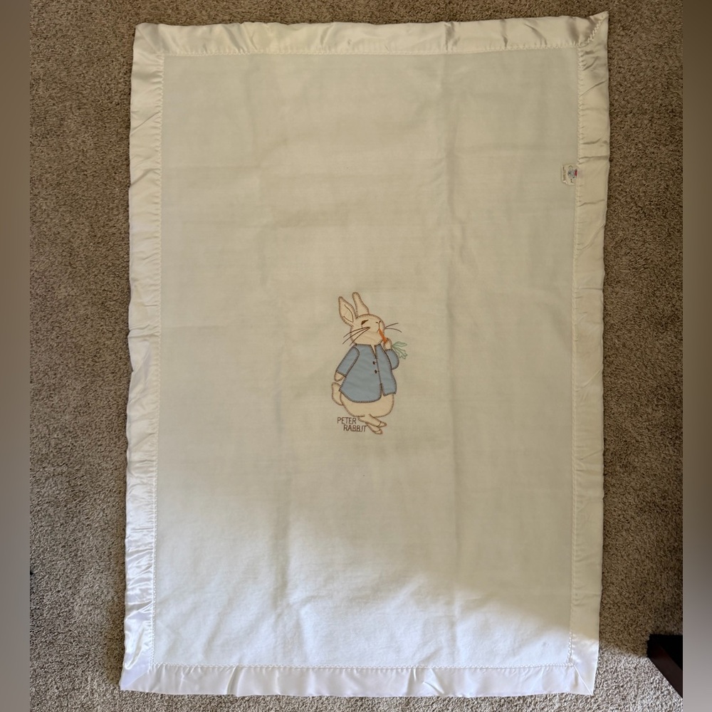 Peter Rabbit Embroidered Baby Blanket - Picture 2 of 2